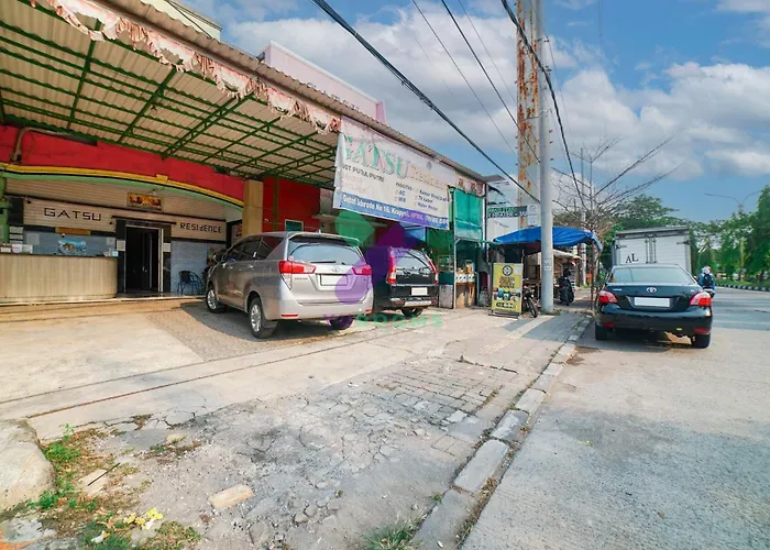 Gatsu Residence By Yurooms Semarang